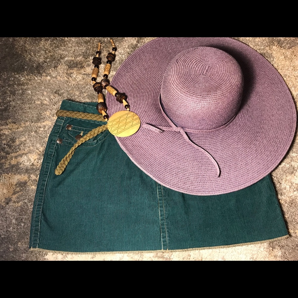 7/8 AéRopostale Mini skirt, Corduroy, earth green.